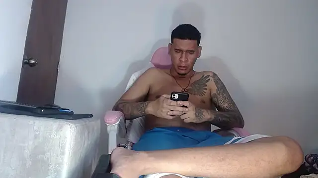 Adrew fox online show from 10-25-25, 06:13