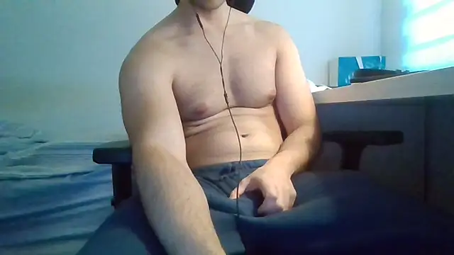 Snapshot of alexhuged chatting on 02-08-26, 03:48 alexhuged online show from 02-08-26, 03:48