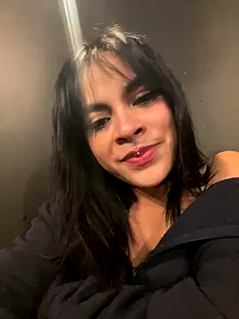 Snapshot of Veeronica_ chatting on 09-30-25, 12:48 Veeronica online show from 09-30-25, 12:48