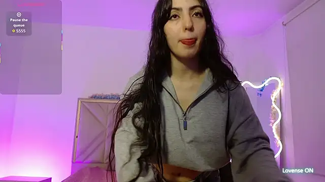 Ixchel tay online show from 10-16-25, 03:18