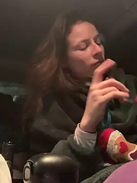 GoldenPussy1329 online show from 12-21-25, 11:45