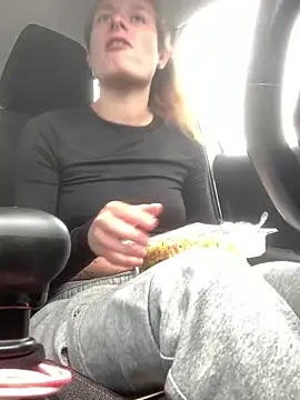 GoldenPussy1329 online show from 04-28-26, 01:16