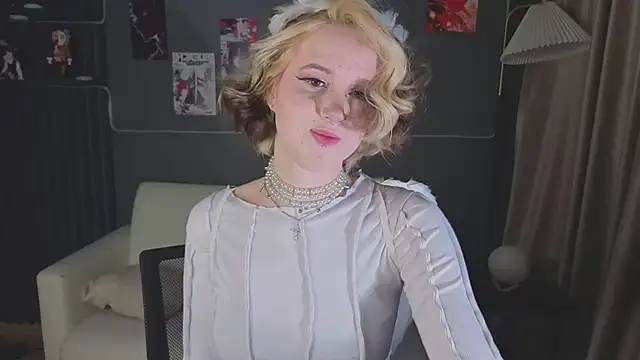 luna son online show from 04-26-26, 10:29