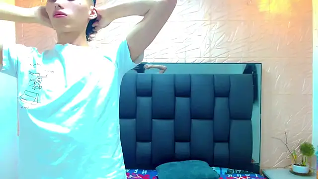 Snapshot of thaigo_twink38 chatting on 10-24-25, 03:47 thaigo twink38 online show from 10-24-25, 03:47