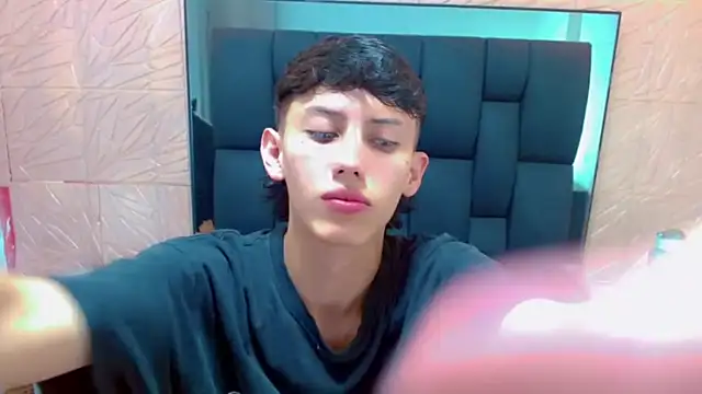 Snapshot of thaigo_twink38 chatting on 11-11-25, 04:12 thaigo twink38 online show from 11-11-25, 04:12