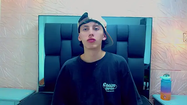 Snapshot of thaigo_twink38 chatting on 11-26-25, 05:30 thaigo twink38 online show from 11-26-25, 05:30