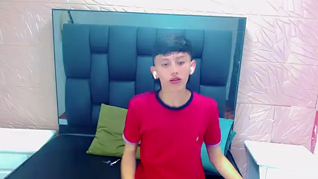 Snapshot of thaigo_twink38 chatting on 12-15-25, 05:01 thaigo twink38 online show from 12-15-25, 05:01