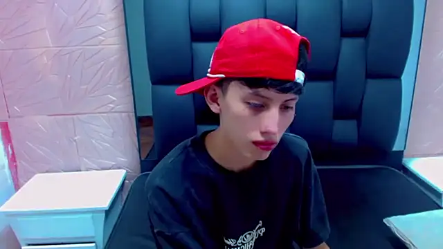 Snapshot of thaigo_twink38 chatting on 01-14-26, 05:13 thaigo twink38 online show from 01-14-26, 05:13