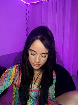 Snapshot of tamara_vald chatting on 10-24-25, 04:31 tamara vald online show from 10-24-25, 04:31