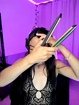 Snapshot of tamara_vald chatting on 10-26-25, 04:07 tamara vald online show from 10-26-25, 04:07