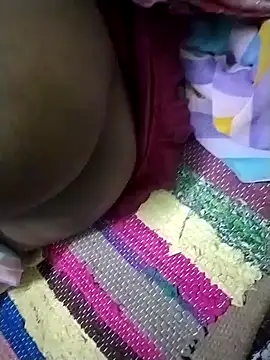 Snapshot of RED_Queen_6 chatting on 10-04-25, 05:33 RED Queen 6 online show from 10-04-25, 05:33