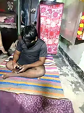 Snapshot of RED_Queen_6 chatting on 11-13-25, 04:28 RED Queen 6 online show from 11-13-25, 04:28