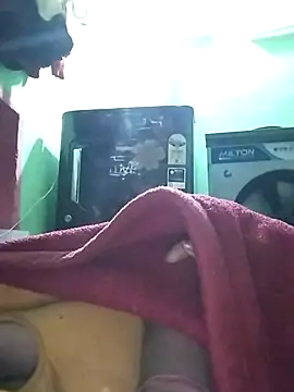 Snapshot of Na_shreya chatting on 11-19-25, 12:21 Na shreya online show from 11-19-25, 12:21