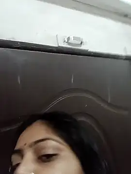 Snapshot of RANI_747 chatting on 10-08-25, 12:41 RANI 747 online show from 10-08-25, 12:41