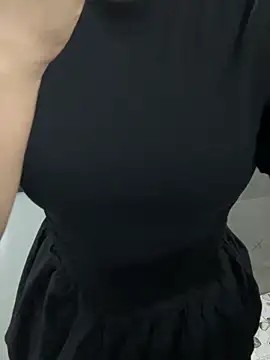 lee ly online show from 11-18-25, 02:43