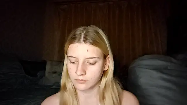 LynteriLain online show from 10-14-25, 08:31