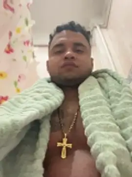 Snapshot of morenito_00987 chatting on 12-16-25, 02:00 morenito 00987 online show from 12-16-25, 02:00