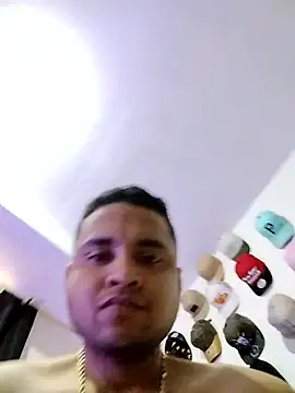 Snapshot of morenito_00987 chatting on 01-18-26, 09:18 morenito 00987 online show from 01-18-26, 09:18