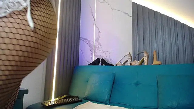 chloe  Jones  online show from 11-07-25, 12:38