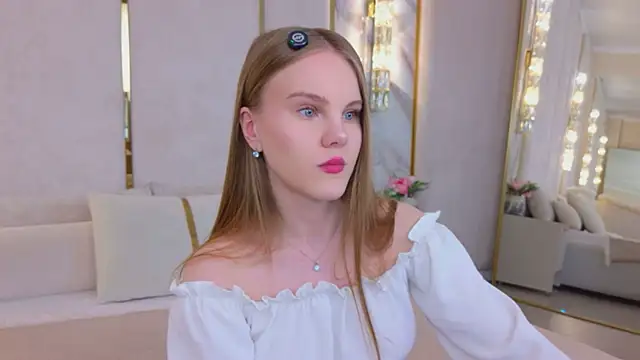 Lili Lohan online show from 06-21-26, 05:10