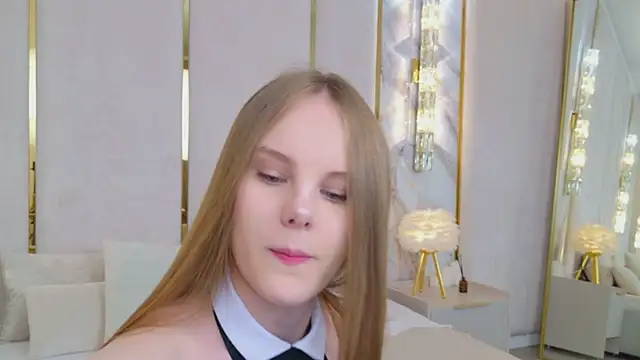 Lili Lohan online show from 06-22-26, 05:04