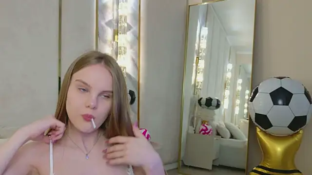 Lili Lohan online show from 07-02-26, 05:02