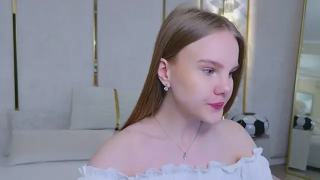 Lili Lohan online show from 07-08-26, 05:01