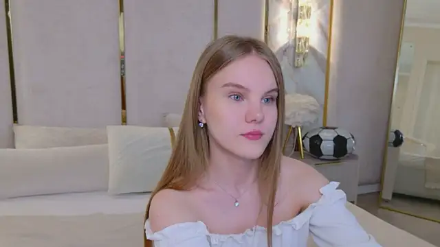 Lili Lohan online show from 07-13-26, 05:10