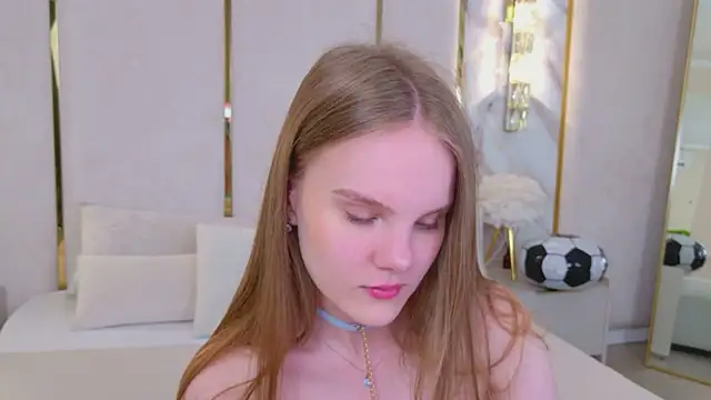 Lili Lohan online show from 07-17-26, 05:03