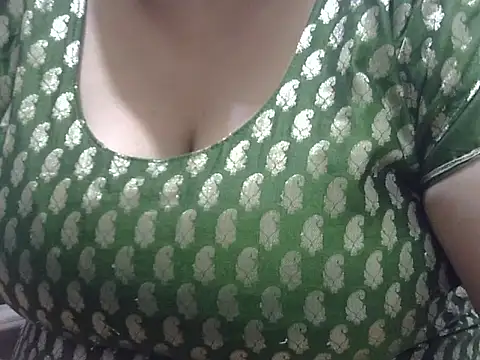 Snapshot of junglibilli_punjab chatting on 12-23-25, 09:40 junglibilli punjab online show from 12-23-25, 09:40