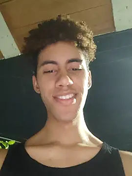 Snapshot of The_boy_good chatting on 10-04-25, 04:32 The boy good online show from 10-04-25, 04:32