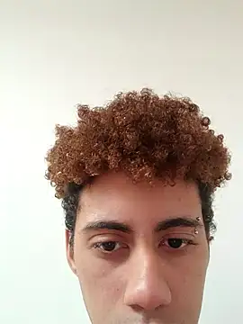 Snapshot of The_boy_good chatting on 11-03-25, 07:48 The boy good online show from 11-03-25, 07:48