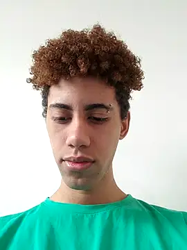 Snapshot of The_boy_good chatting on 11-05-25, 05:13 The boy good online show from 11-05-25, 05:13