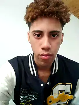 Snapshot of The_boy_good chatting on 11-06-25, 09:37 The boy good online show from 11-06-25, 09:37