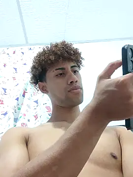 Snapshot of The_boy_good chatting on 01-06-26, 09:50 The boy good online show from 01-06-26, 09:50