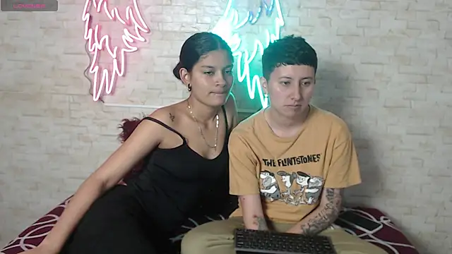 Snapshot of Gaby_and_Mei chatting on 10-08-25, 04:10 Gaby and Mei online show from 10-08-25, 04:10