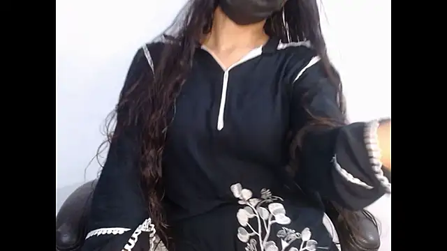 Snapshot of sexy_yuvi chatting on 09-30-25, 05:12 sexy yuvi online show from 09-30-25, 05:12