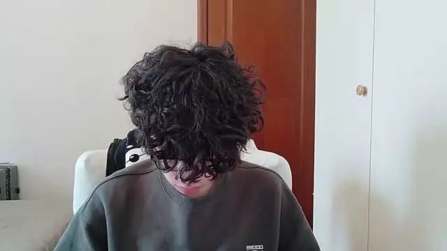 hangzi-0011 online show from 10-12-25, 08:02