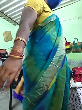 Snapshot of Tamilselviroja- chatting on 10-11-25, 03:32 Tamilselviroja- online show from 10-11-25, 03:32
