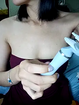 Snapshot of BiCute688 chatting on 11-06-25, 06:58 BiCute688 online show from 11-06-25, 06:58