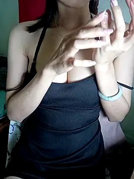 Snapshot of BiCute688 chatting on 02-15-26, 03:42 BiCute688 online show from 02-15-26, 03:42