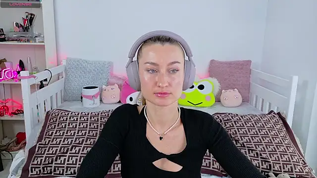 MysticRoxanne online show from 11-20-25, 08:36