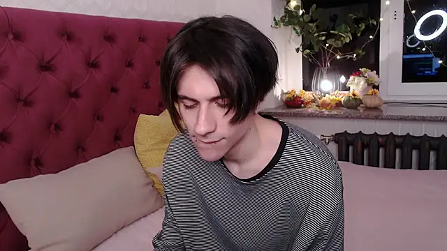 Ellis Rin online show from 11-22-25, 08:41