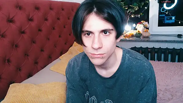 Ellis Rin online show from 11-23-25, 06:41