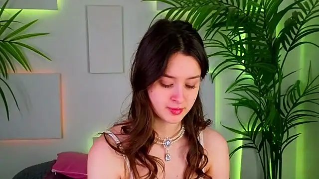 EvaSwen online show from 12-20-25, 09:00