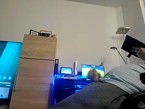 Snapshot of stivi2526 chatting on 11-13-25, 10:52 stivi2526 online show from 11-13-25, 10:52