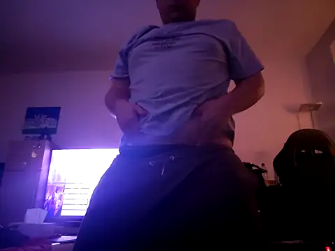 Snapshot of stivi2526 chatting on 12-17-25, 09:43 stivi2526 online show from 12-17-25, 09:43