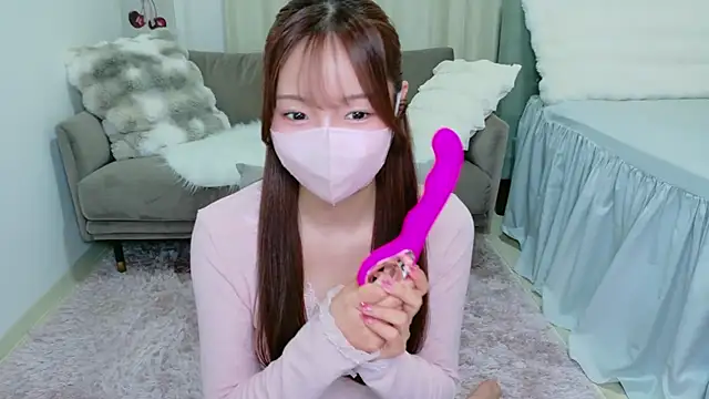 Snapshot of Seira__nn chatting on 11-12-25, 01:22 Seira nn online show from 11-12-25, 01:22