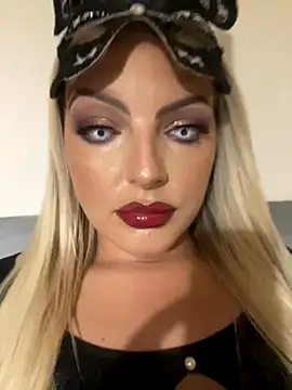 Diamondxoxx online show from 10-31-25, 08:10