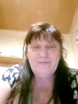 Snapshot of Apeesynka55211 chatting on 11-17-25, 10:37 Apeesynka55211 online show from 11-17-25, 10:37